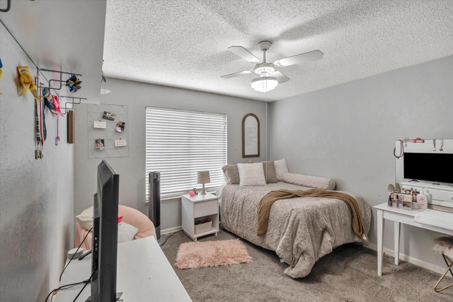Detail Gallery Image 9 of 15 For 1075 E Edison St, Manteca,  CA 95336 - 4 Beds | 2 Baths