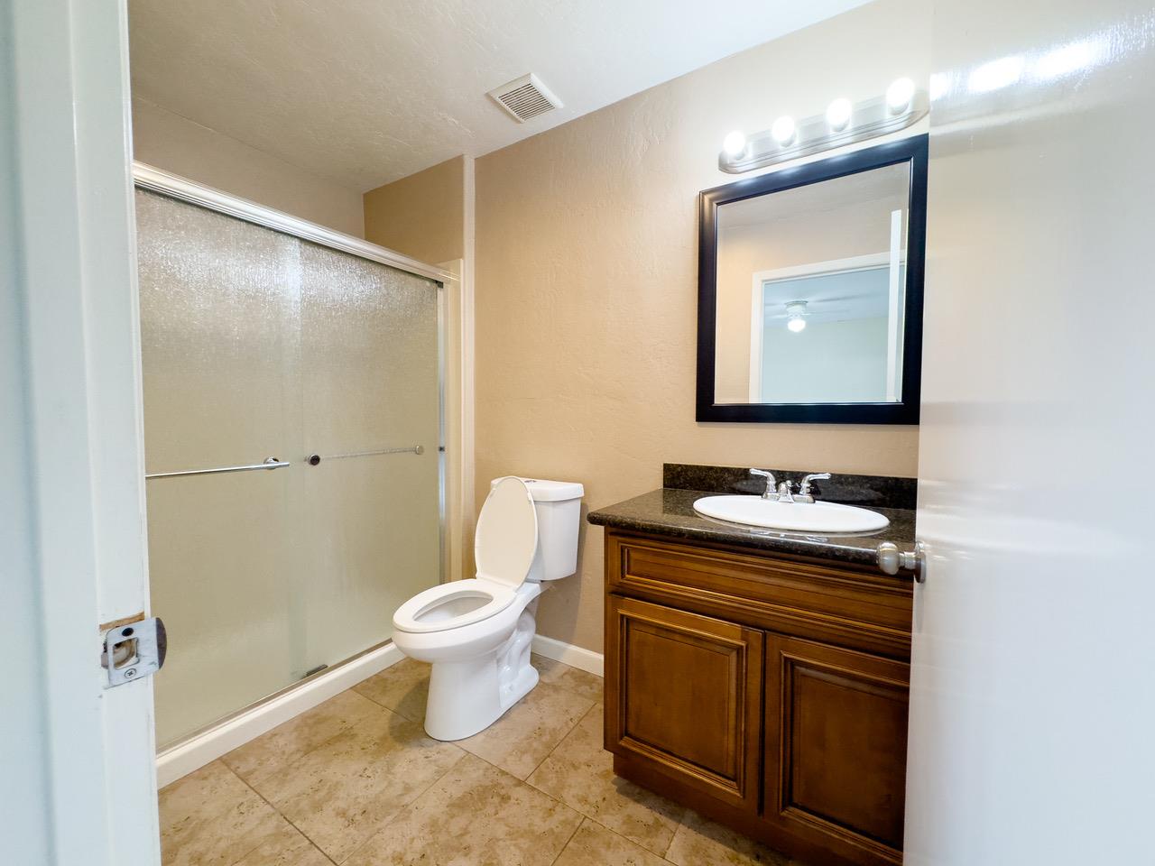 Detail Gallery Image 6 of 13 For 2411 Oxford Way, Stockton,  CA 95204 - 3 Beds | 2 Baths