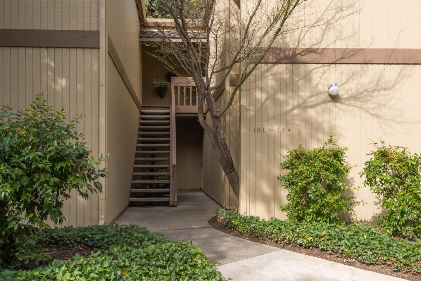 Detail Gallery Image 2 of 21 For 505 Cypress Point Dr #183,  Mountain View,  CA 94043 - 1 Beds | 1 Baths