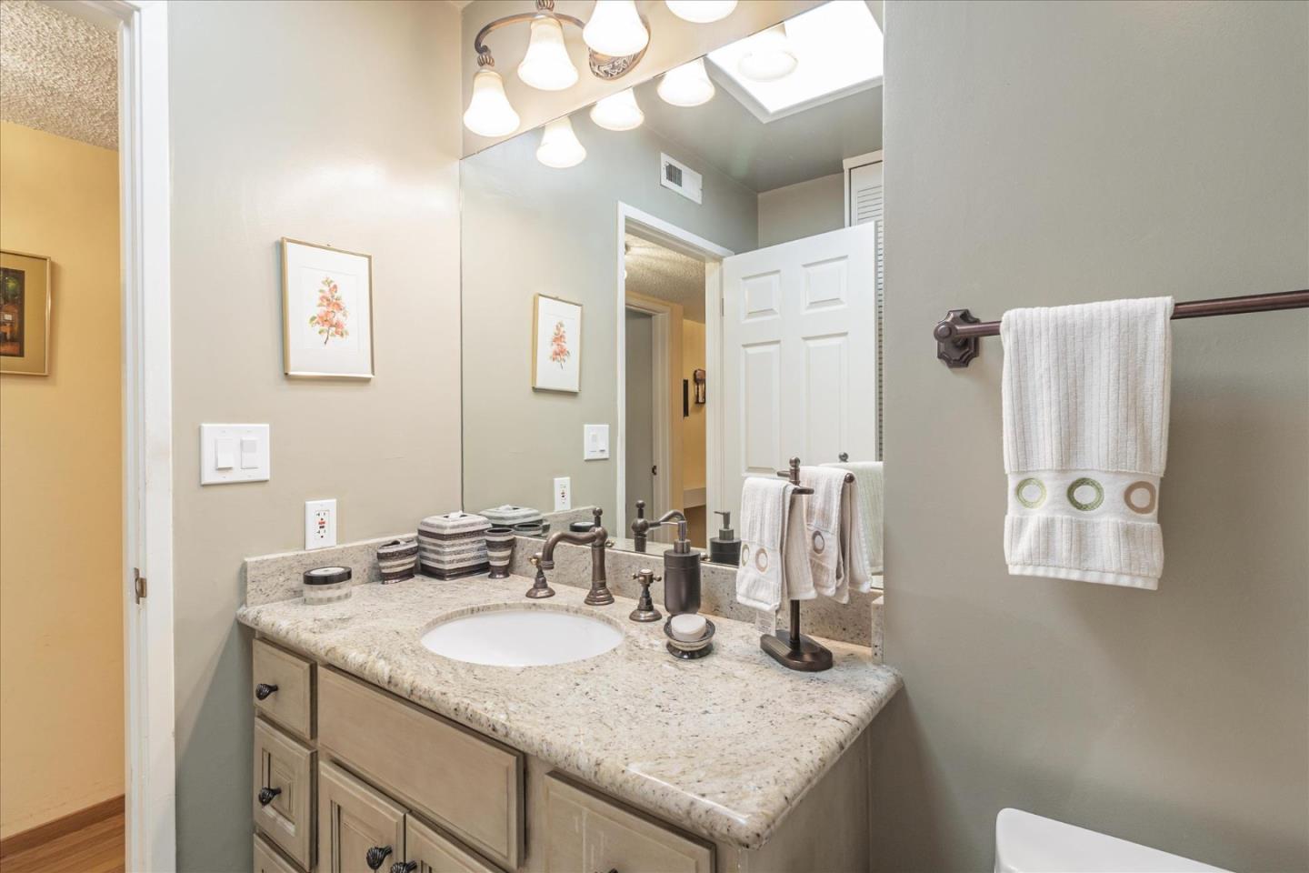 Detail Gallery Image 28 of 33 For 10 Scenic Way #303,  San Mateo,  CA 94403 - 2 Beds | 2 Baths