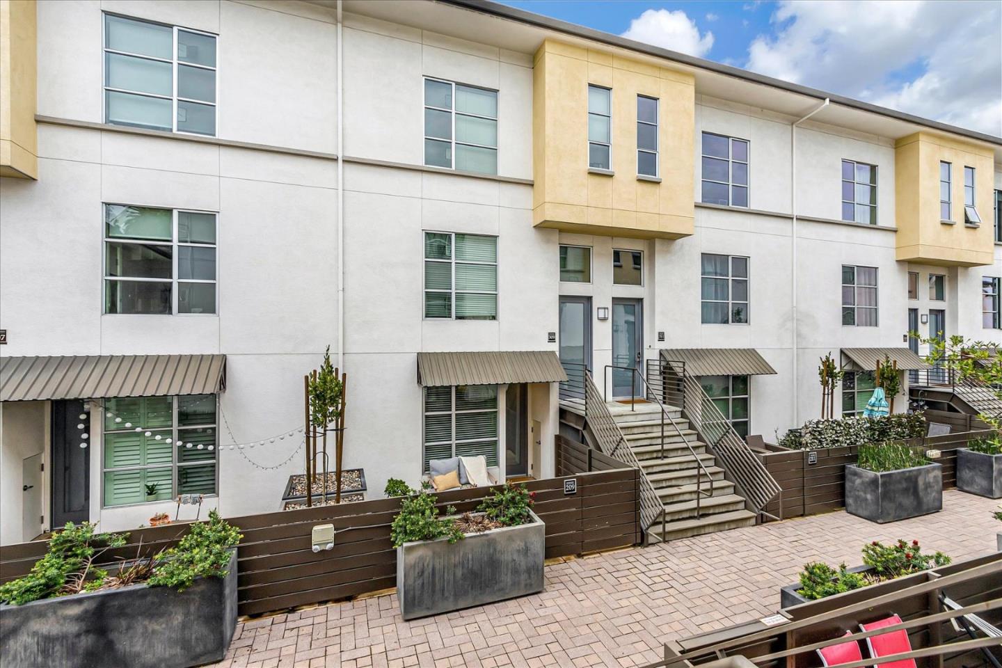 Detail Gallery Image 1 of 1 For 1 E Julian St #209,  San Jose,  CA 95112 - 1 Beds | 1 Baths