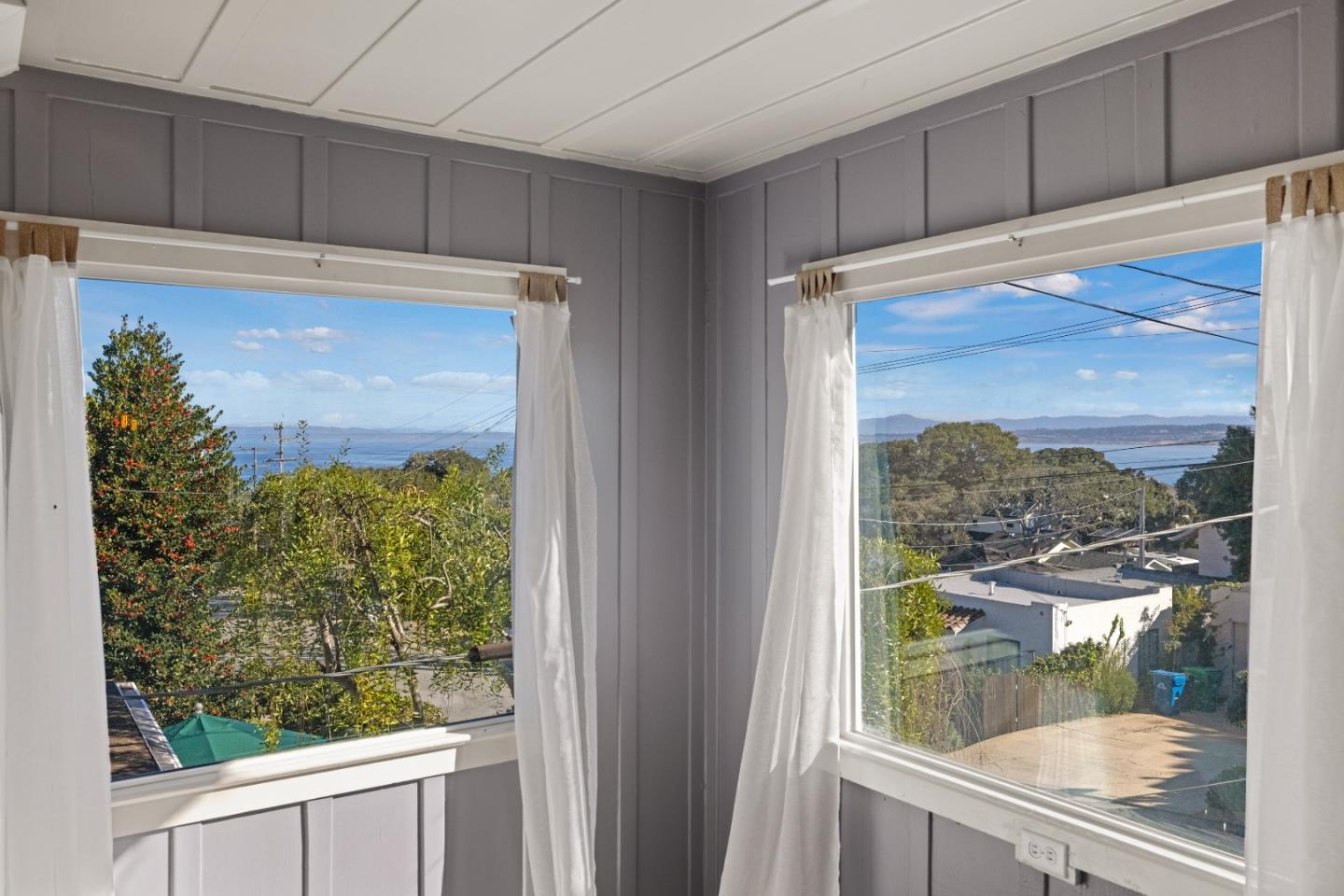 Detail Gallery Image 12 of 34 For 202 Pine Ave, Pacific Grove,  CA 93950 - 4 Beds | 2 Baths