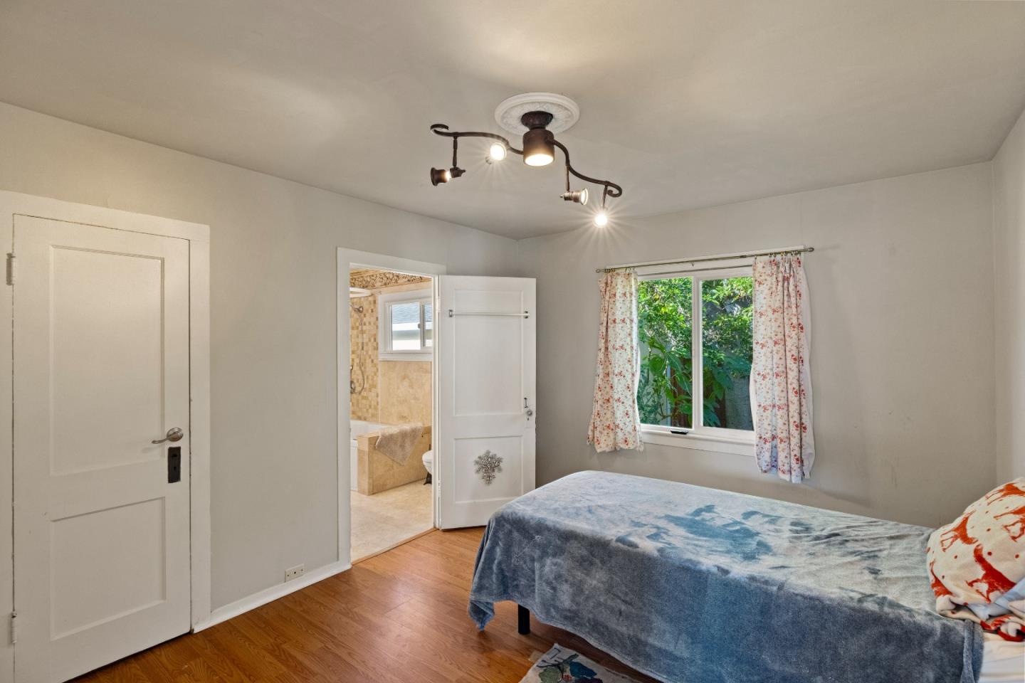 Detail Gallery Image 23 of 34 For 202 Pine Ave, Pacific Grove,  CA 93950 - 4 Beds | 2 Baths
