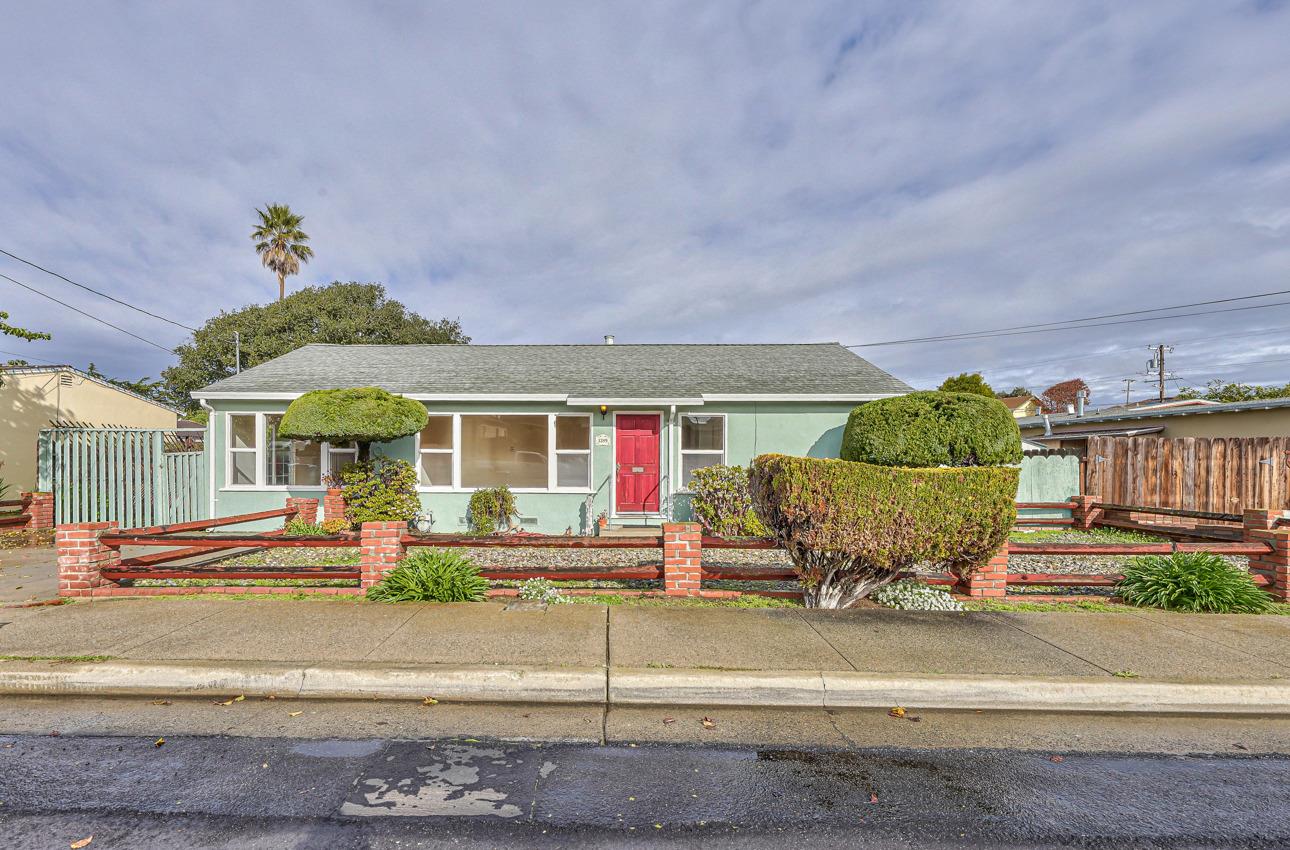 Detail Gallery Image 1 of 1 For 1389 Metz Ave, Seaside,  CA 93955 - 3 Beds | 2 Baths
