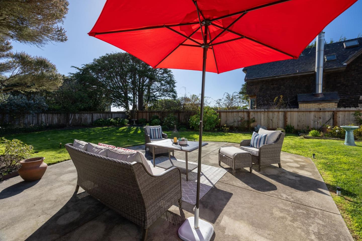 150 Kelly Ave, Half Moon Bay, CA 94019 4 Beds 2/1 Baths (Active