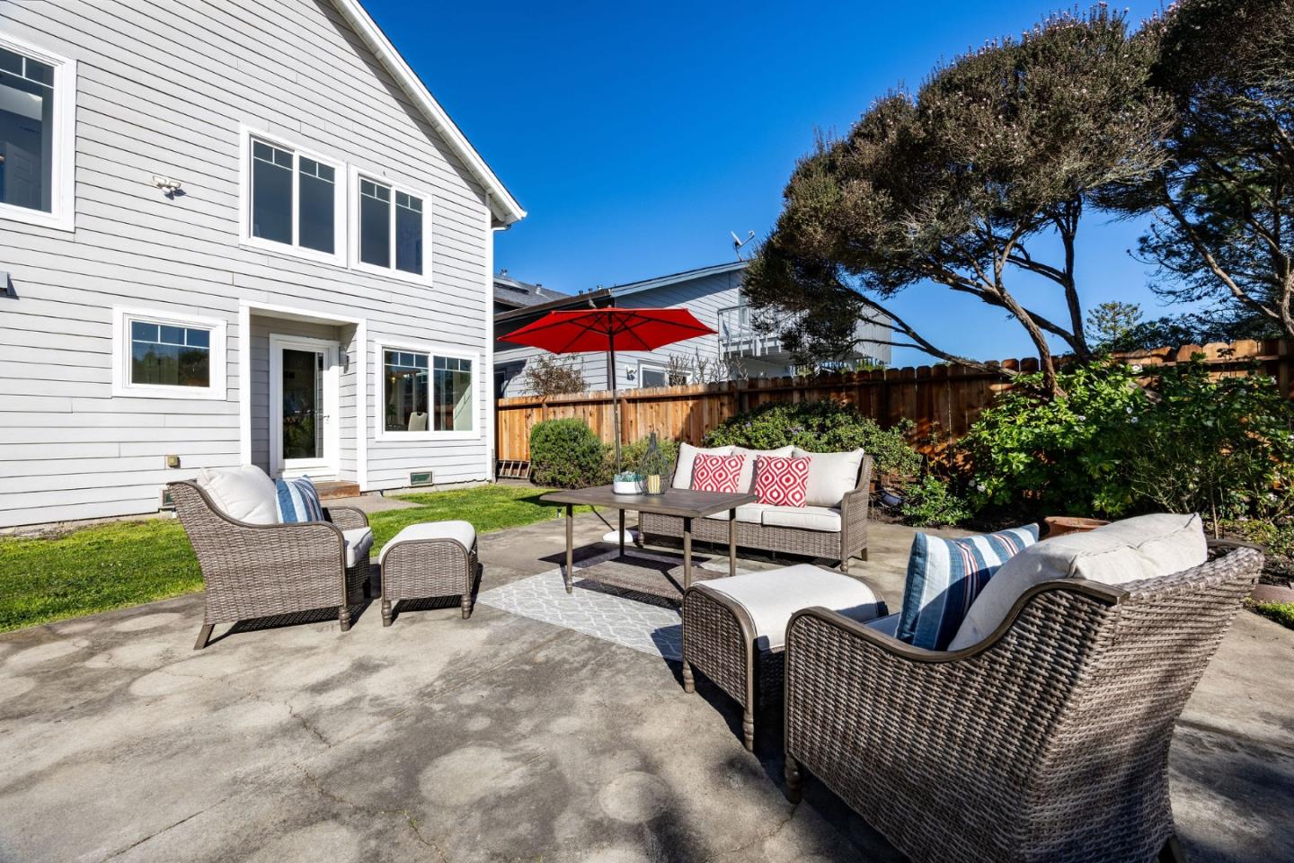 150 Kelly Ave, Half Moon Bay, CA 94019 4 Beds 2/1 Baths (Active