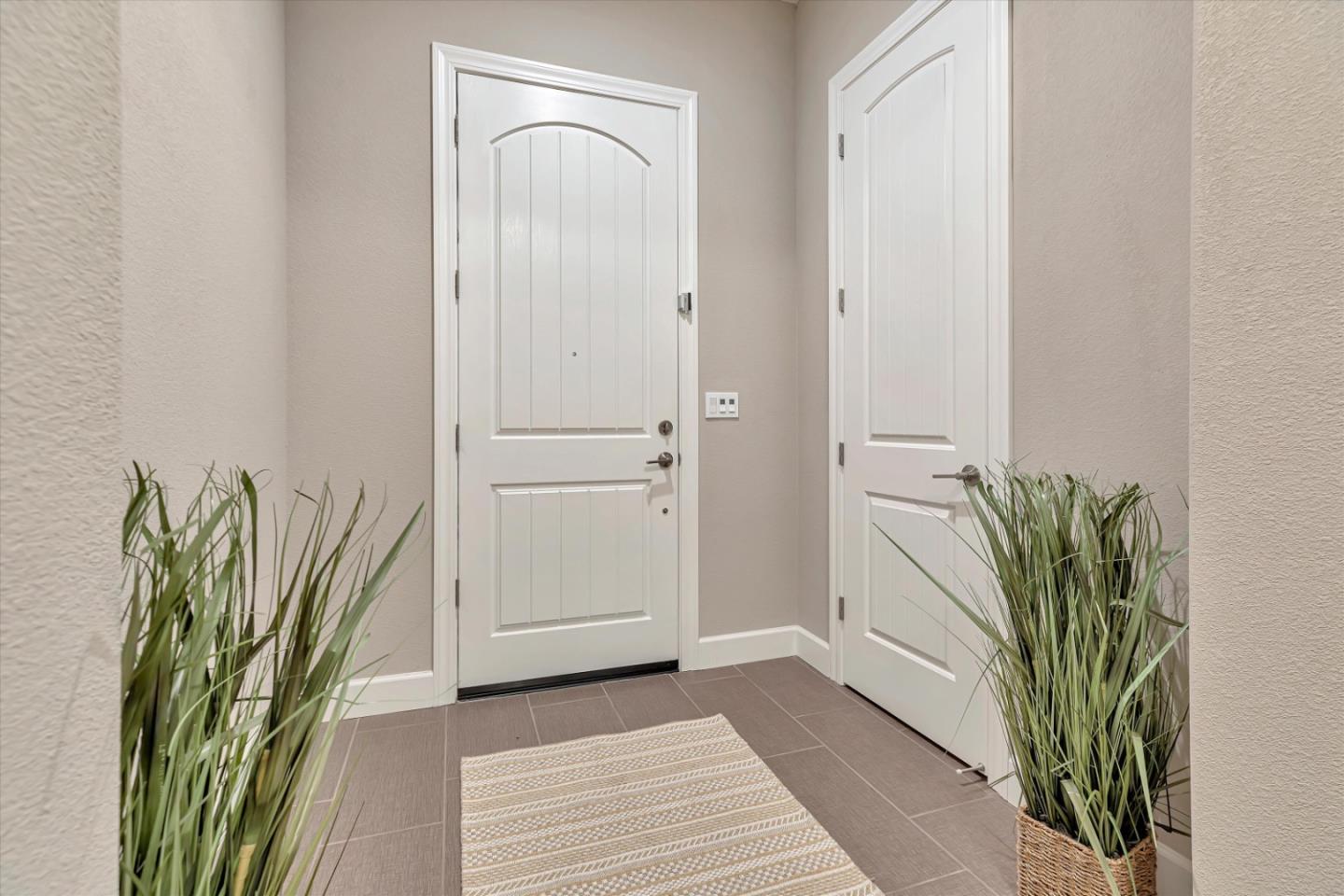 Detail Gallery Image 7 of 57 For 1319 Wildrose Dr, Hollister,  CA 95023 - 4 Beds | 3/1 Baths