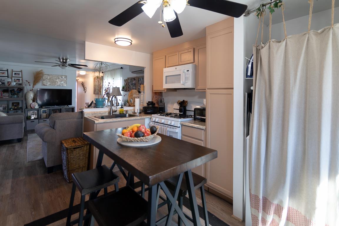 Detail Gallery Image 6 of 39 For 2151 E Pachecho Blvd #64,  Los Banos,  CA 93635 - 2 Beds | 1 Baths