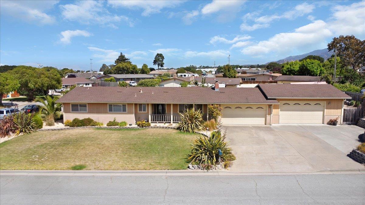 22115 Berry Drive, Salinas, CA 