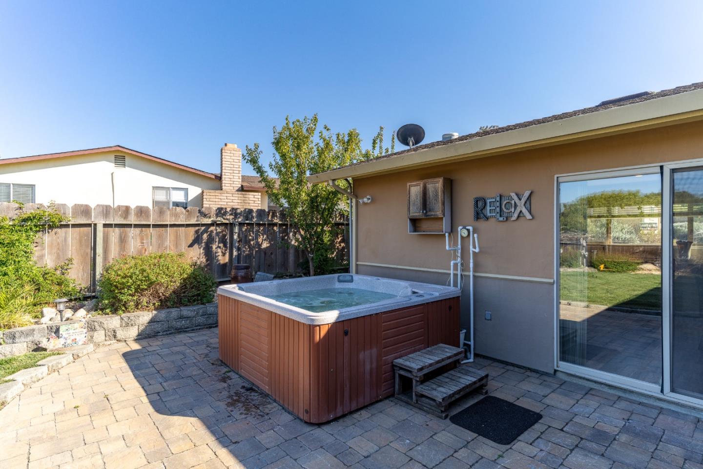 Detail Gallery Image 19 of 22 For 22115 Berry Dr, Salinas,  CA 93908 - 4 Beds | 2 Baths