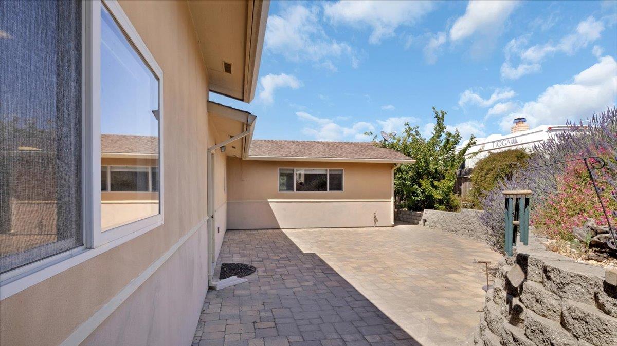 22115 Berry Dr