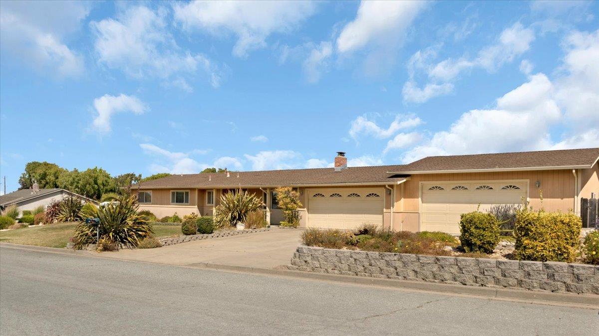 22115 Berry Dr