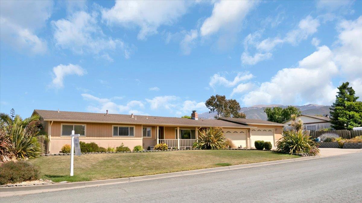 22115 Berry Dr