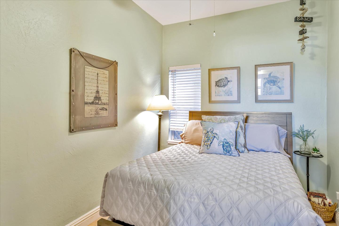 Detail Gallery Image 10 of 19 For 220 8th St, Pacific Grove,  CA 93950 - 2 Beds | 1 Baths