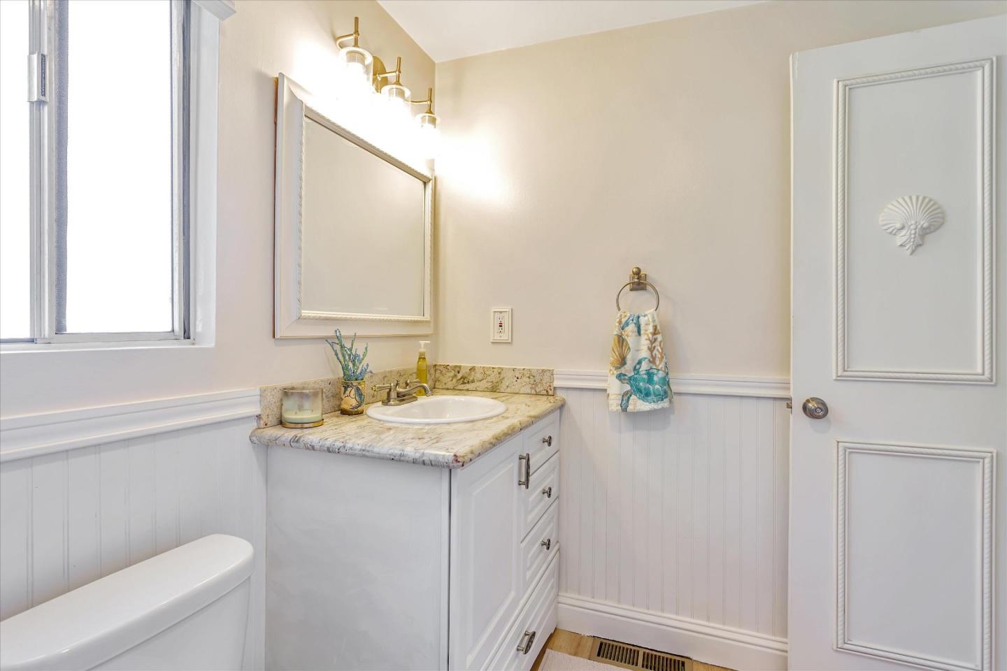 Detail Gallery Image 12 of 19 For 220 8th St, Pacific Grove,  CA 93950 - 2 Beds | 1 Baths