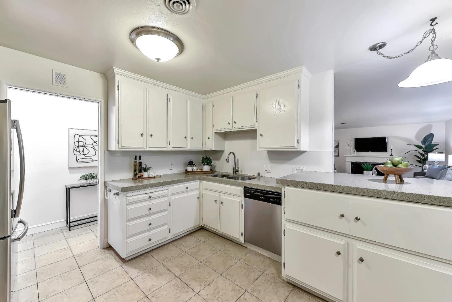 Detail Gallery Image 10 of 29 For 600 Pennsylvania Ave #7,  Los Gatos,  CA 95030 - 2 Beds | 2 Baths