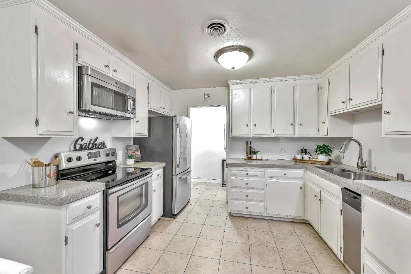 Detail Gallery Image 9 of 29 For 600 Pennsylvania Ave #7,  Los Gatos,  CA 95030 - 2 Beds | 2 Baths
