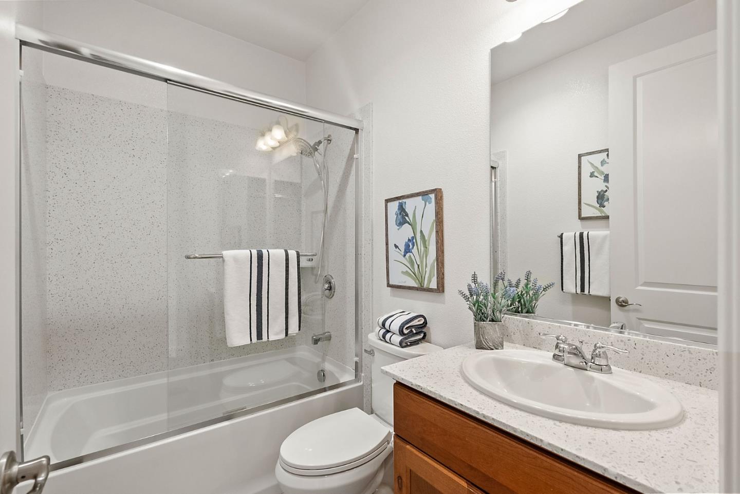 Detail Gallery Image 27 of 37 For 639 Turnbuckle Dr #1505,  Redwood City,  CA 94063 - 3 Beds | 2/1 Baths