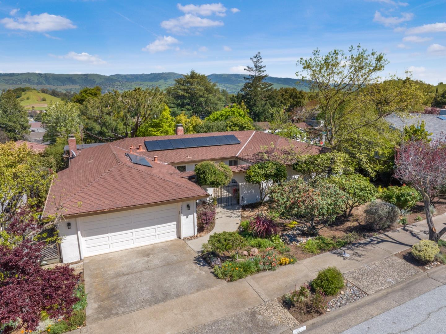 17020 John Telfer Dr, Morgan Hill, CA 95037