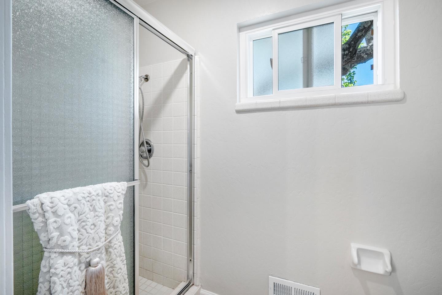Detail Gallery Image 21 of 46 For 17020 John Telfer Dr, Morgan Hill,  CA 95037 - 4 Beds | 2/1 Baths