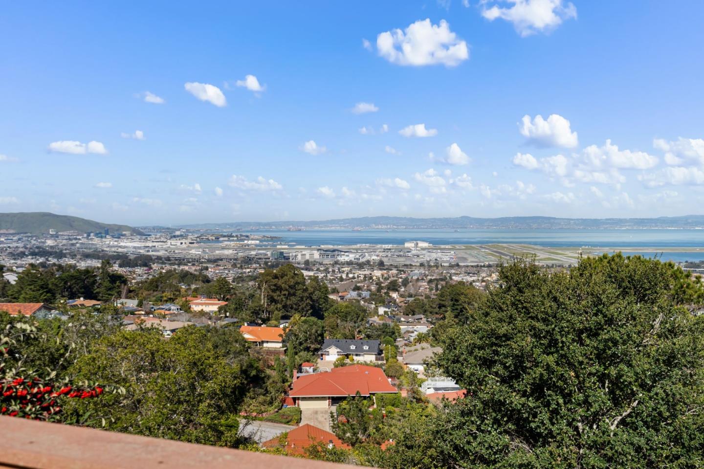 Detail Gallery Image 27 of 34 For 320 Vallejo Dr #7,  Millbrae,  CA 94030 - 2 Beds | 2 Baths