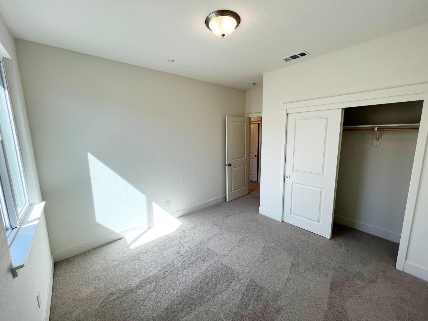 Detail Gallery Image 10 of 12 For 1851 Cobblefield Ln #2-1,  Los Banos,  CA 93635 - 4 Beds | 2 Baths