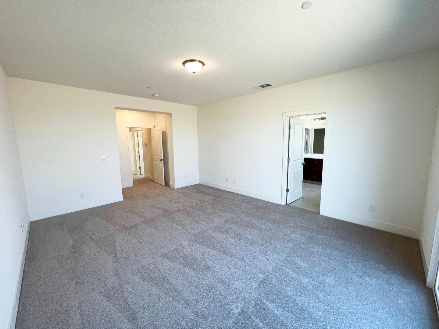 Detail Gallery Image 11 of 12 For 1851 Cobblefield Ln #2-1,  Los Banos,  CA 93635 - 4 Beds | 2 Baths