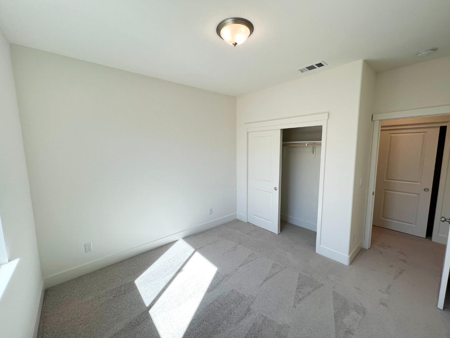 Detail Gallery Image 8 of 12 For 1851 Cobblefield Ln #2-1,  Los Banos,  CA 93635 - 4 Beds | 2 Baths
