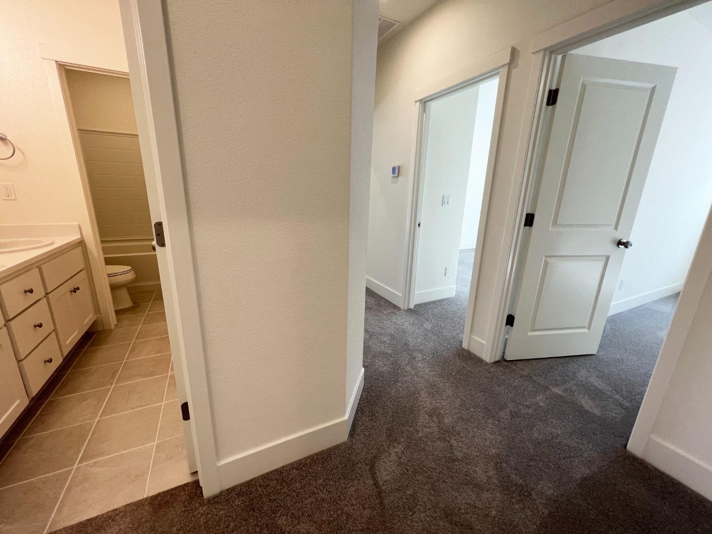 Detail Gallery Image 7 of 13 For 1213 Gypsum Dr #2-30,  Los Banos,  CA 93635 - 4 Beds | 2 Baths