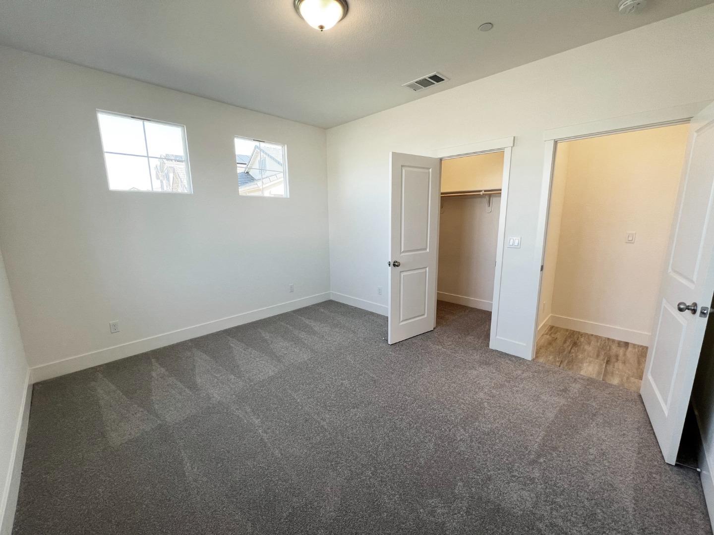 Detail Gallery Image 9 of 13 For 1213 Gypsum Dr #2-30,  Los Banos,  CA 93635 - 4 Beds | 2 Baths