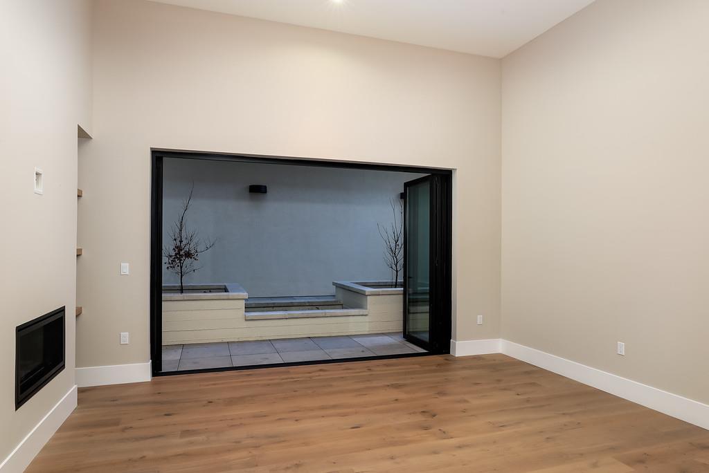 Detail Gallery Image 5 of 45 For 389 First St #14,  Los Altos,  CA 94022 - 2 Beds | 2/1 Baths