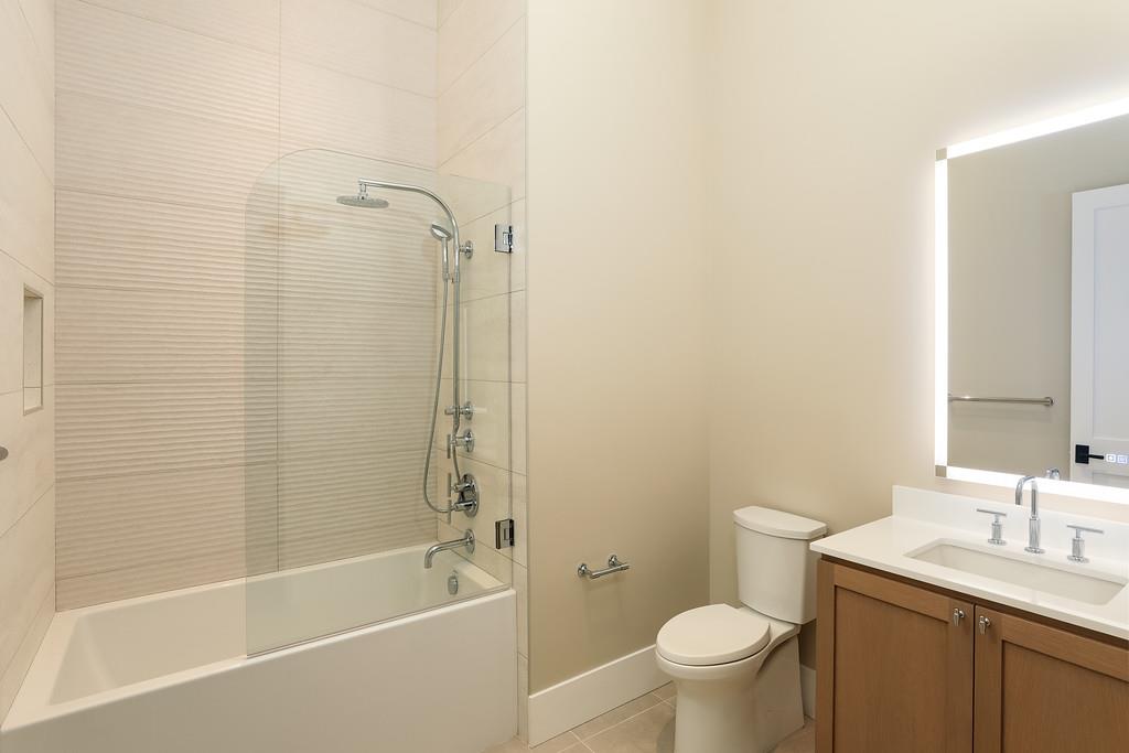 Detail Gallery Image 9 of 45 For 389 First St #14,  Los Altos,  CA 94022 - 2 Beds | 2/1 Baths