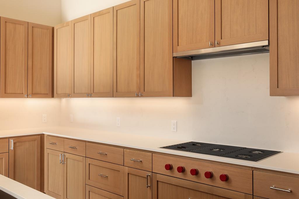 Detail Gallery Image 1 of 42 For 389 First St #20,  Los Altos,  CA 94022 - 2 Beds | 2/1 Baths