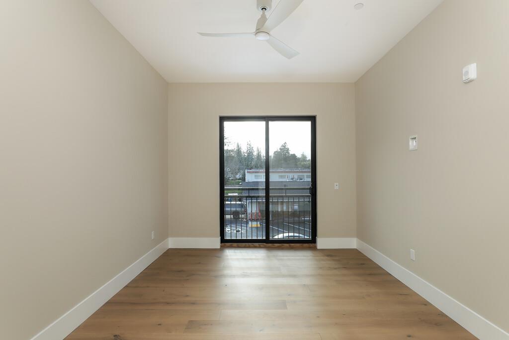 Detail Gallery Image 9 of 42 For 389 First St #20,  Los Altos,  CA 94022 - 2 Beds | 2/1 Baths