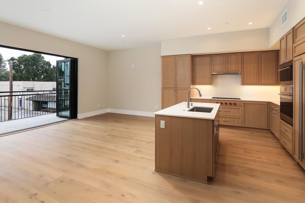 Detail Gallery Image 1 of 46 For 389 First St #21,  Los Altos,  CA 94022 - 2 Beds | 2/1 Baths