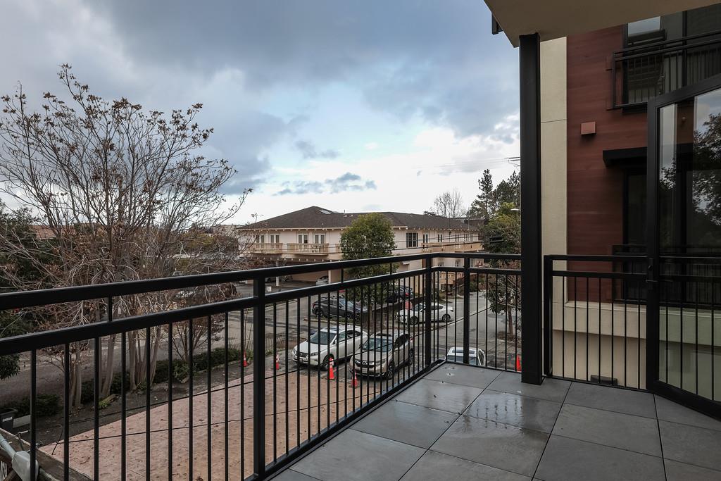 Detail Gallery Image 11 of 46 For 389 First St #21,  Los Altos,  CA 94022 - 2 Beds | 2/1 Baths