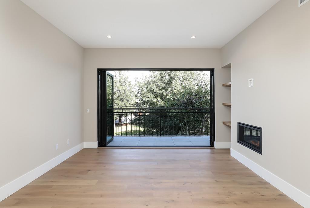 Detail Gallery Image 1 of 44 For 389 First St #24,  Los Altos,  CA 94022 - 3 Beds | 2/1 Baths