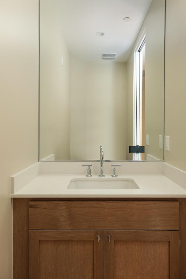 Detail Gallery Image 5 of 47 For 389 First St #24,  Los Altos,  CA 94022 - 3 Beds | 2/1 Baths