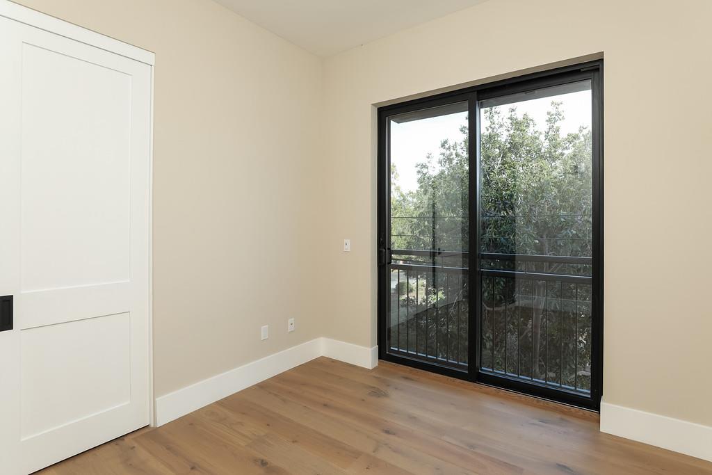 Detail Gallery Image 6 of 44 For 389 First St #24,  Los Altos,  CA 94022 - 3 Beds | 2/1 Baths