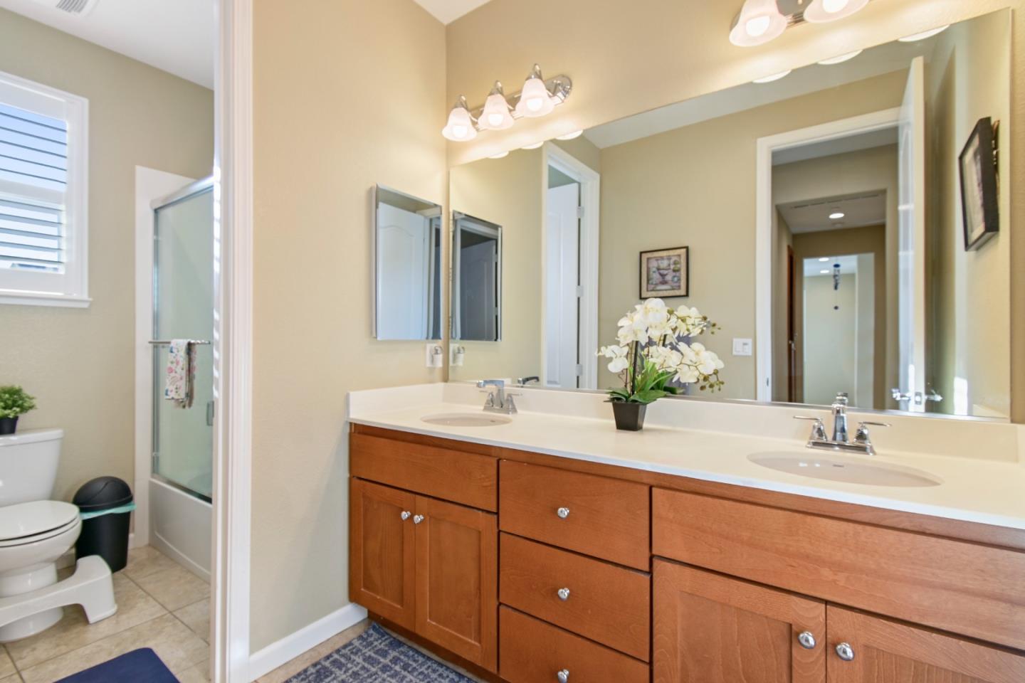 Detail Gallery Image 33 of 45 For 2082 Rovello Loop, Livermore,  CA 94550 - 3 Beds | 2/1 Baths
