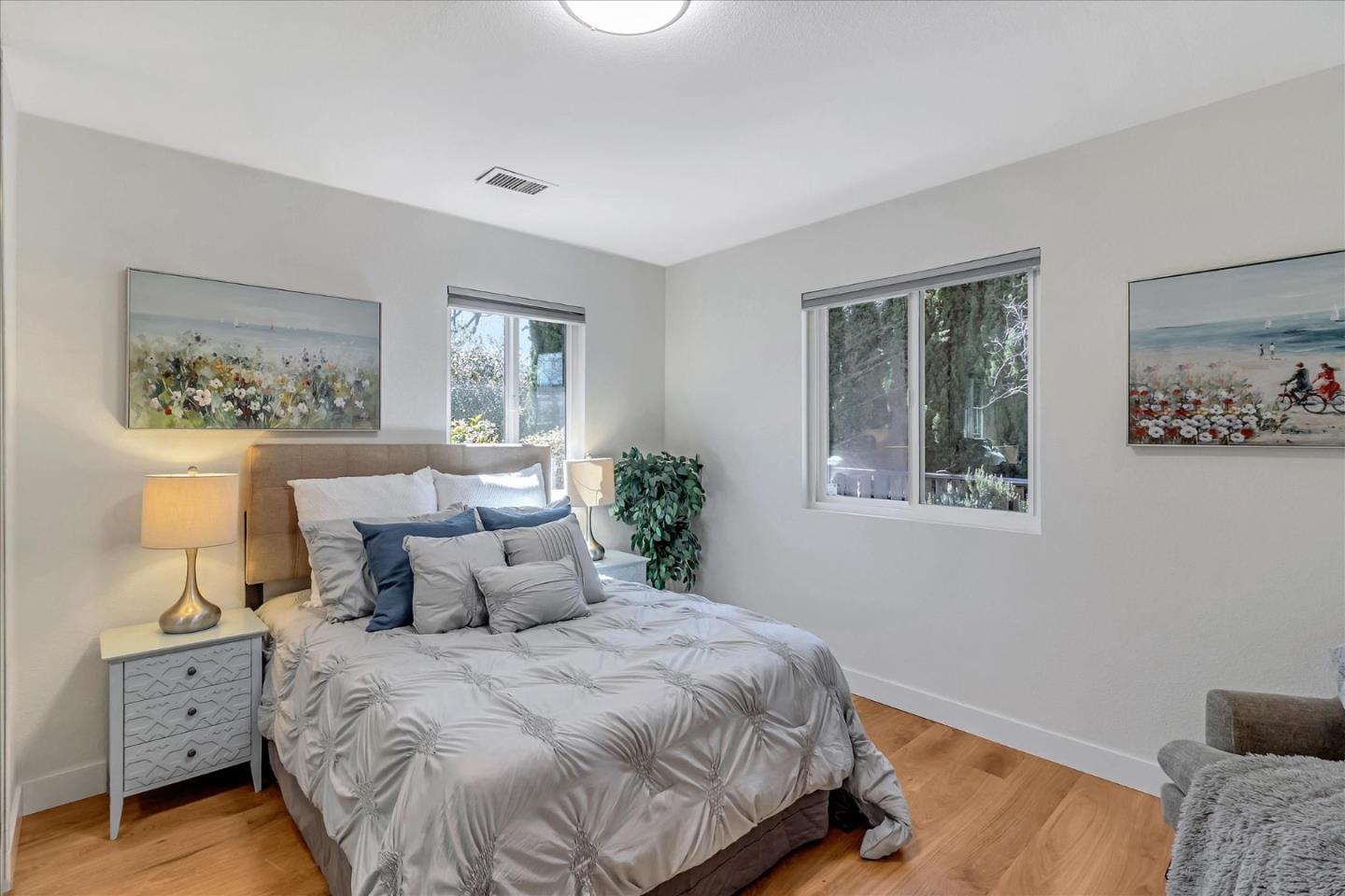 Detail Gallery Image 23 of 54 For 224 Willow Rd, Menlo Park,  CA 94025 - 3 Beds | 2 Baths