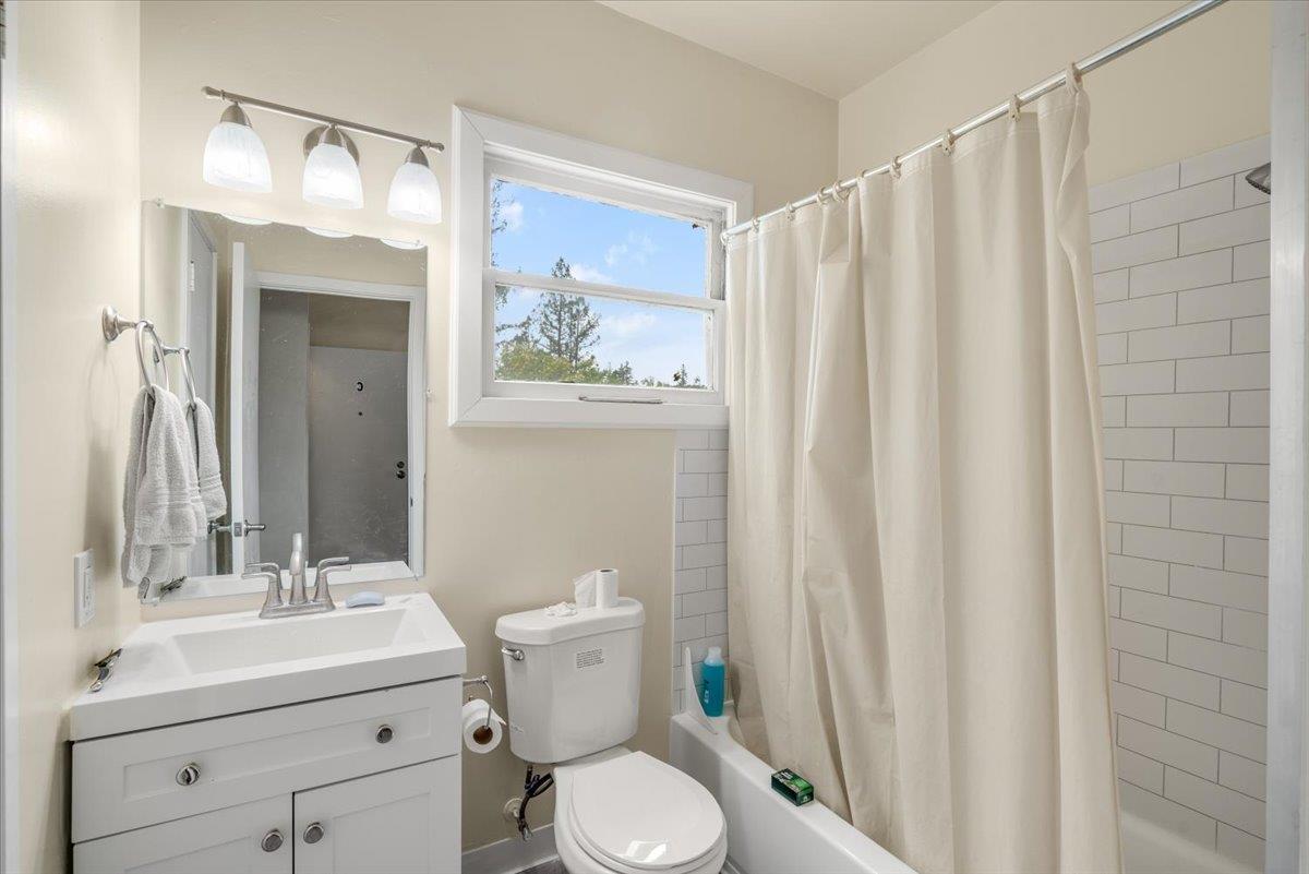 Detail Gallery Image 13 of 19 For 95 Fairview Plz, Los Gatos,  CA 95030 - – Beds | – Baths