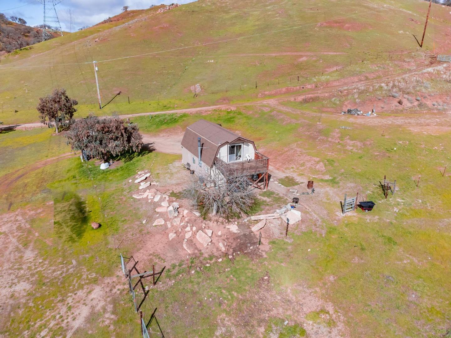 20094 Panoche Rd, Paicines, CA 95043 1 Beds 1 Baths (Active) ML81956150 MLSL