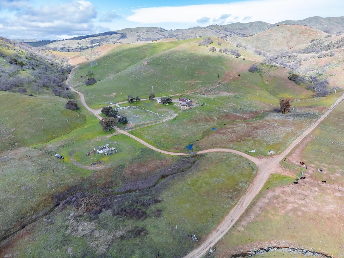 20094 Panoche Rd, Paicines, CA 95043 1 Beds 1 Baths (Active) ML81956150 MLSL