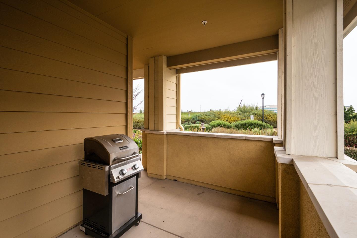 Detail Gallery Image 29 of 32 For 644 Turnbuckle Dr #2001,  Redwood City,  CA 94063 - 2 Beds | 2/1 Baths