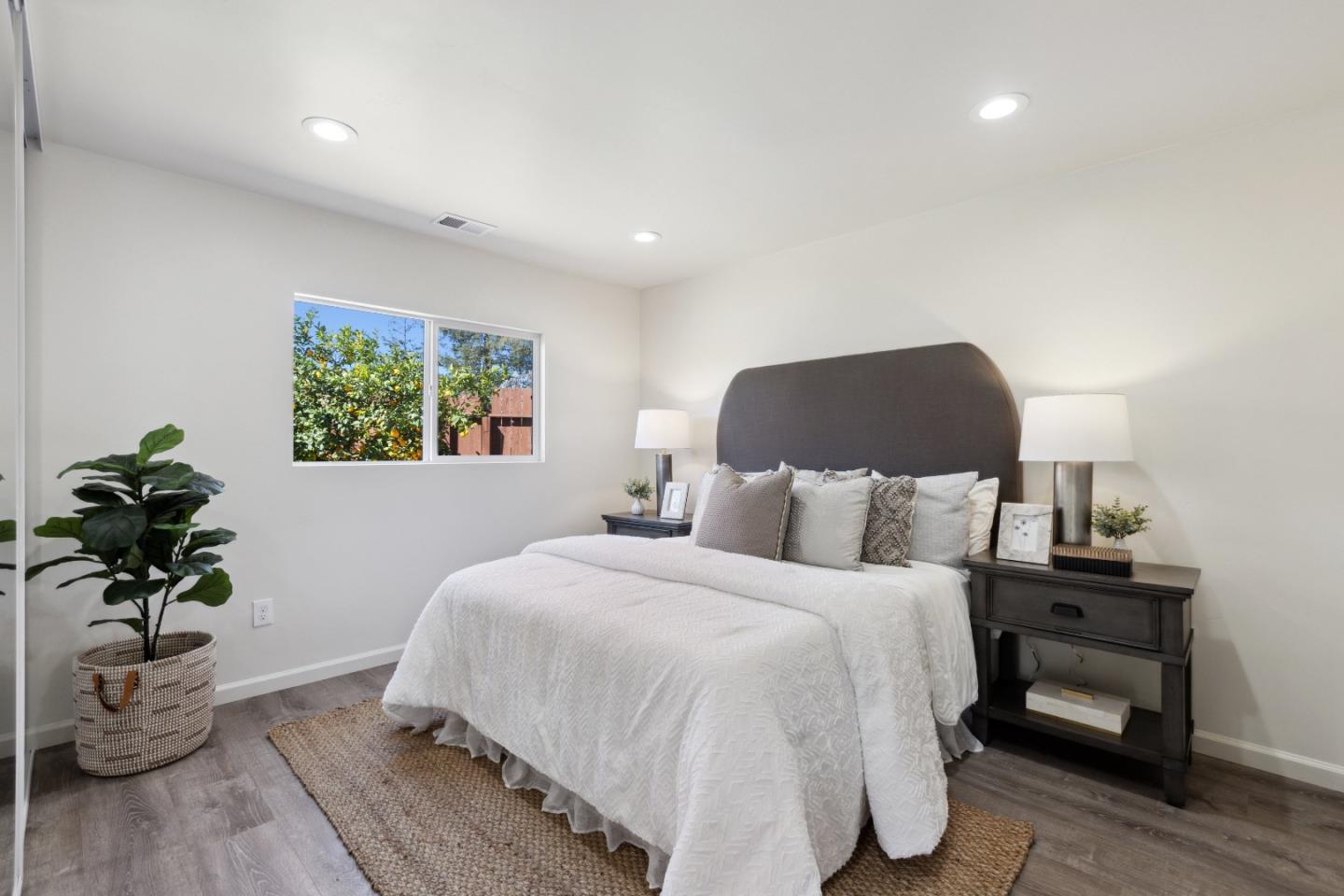 Detail Gallery Image 16 of 34 For 250 Lassen Ct, Hollister,  CA 95023 - 3 Beds | 2 Baths