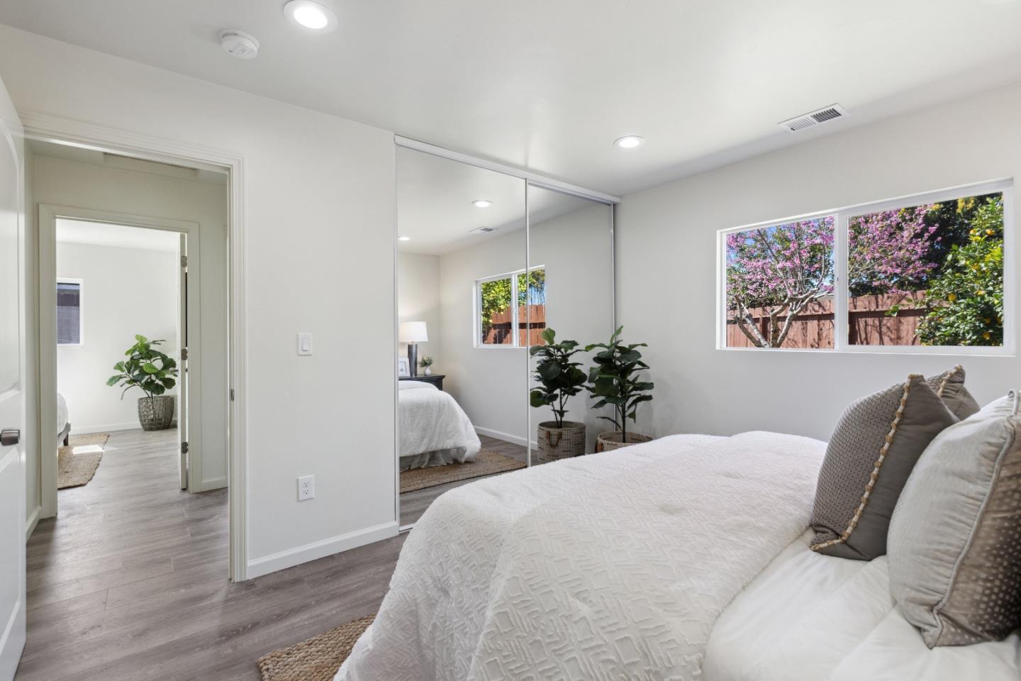 Detail Gallery Image 17 of 34 For 250 Lassen Ct, Hollister,  CA 95023 - 3 Beds | 2 Baths