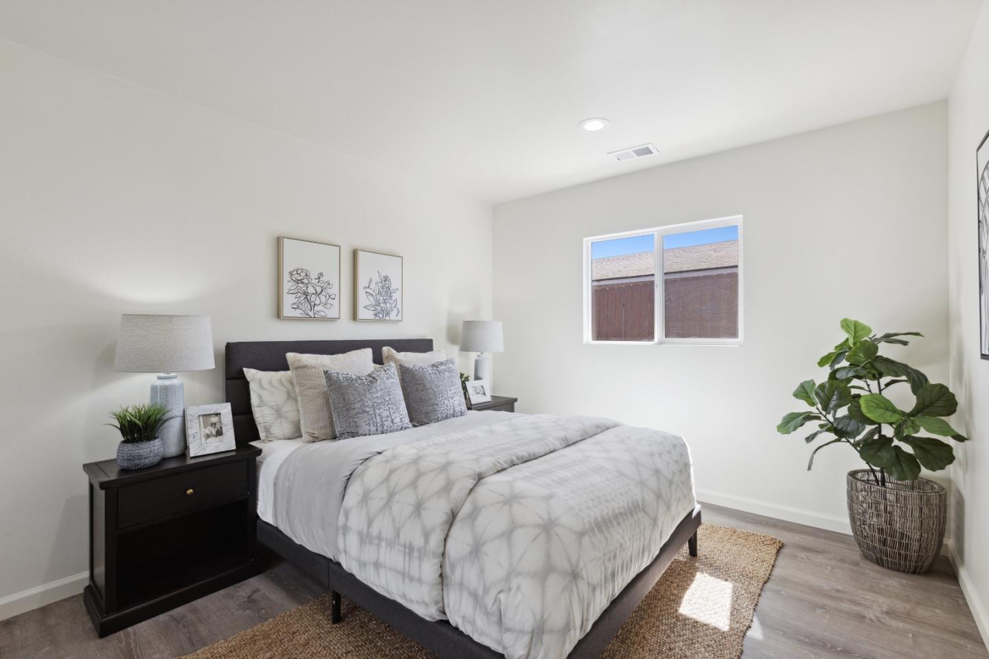 Detail Gallery Image 21 of 34 For 250 Lassen Ct, Hollister,  CA 95023 - 3 Beds | 2 Baths