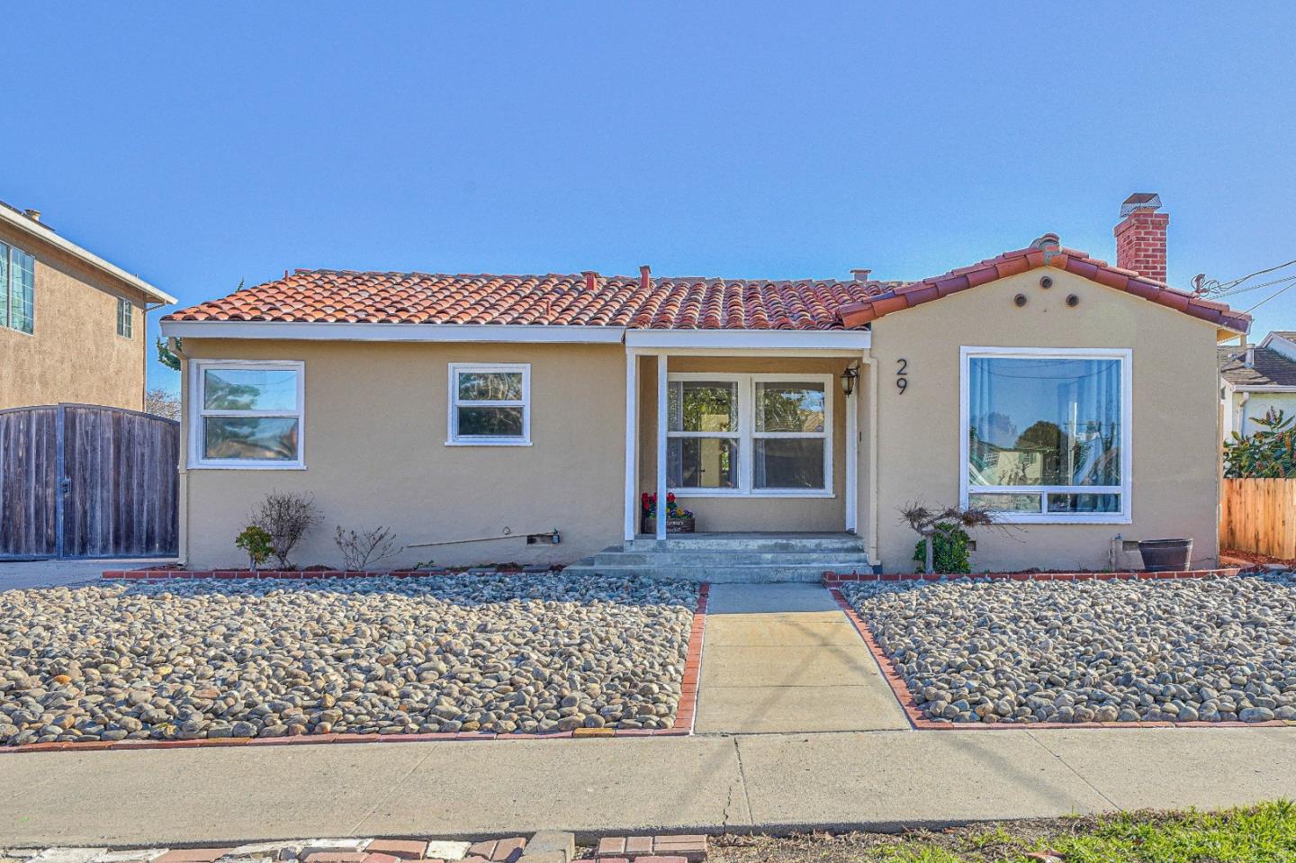 Detail Gallery Image 1 of 1 For 29 Nacional St, Salinas,  CA 93901 - 3 Beds | 2 Baths