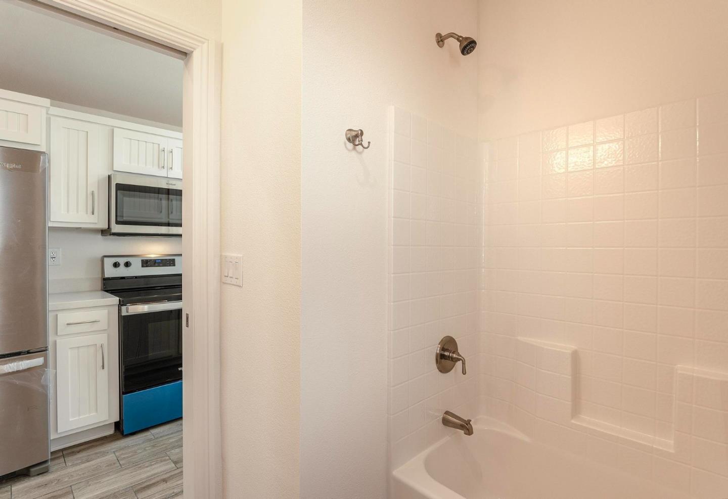 Detail Gallery Image 11 of 15 For 835 Kimball Ave #21,  Seaside,  CA 93955 - 1 Beds | 1 Baths